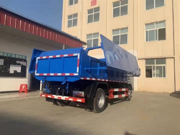 東風(fēng)小多利卡國(guó)六藍(lán)牌5方自卸式垃圾車(chē)
